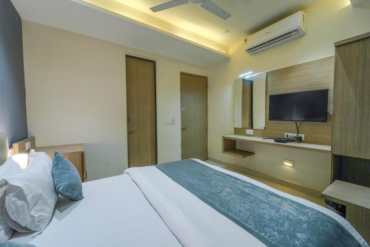Hotel New Empire Ahmedabad Exterior foto