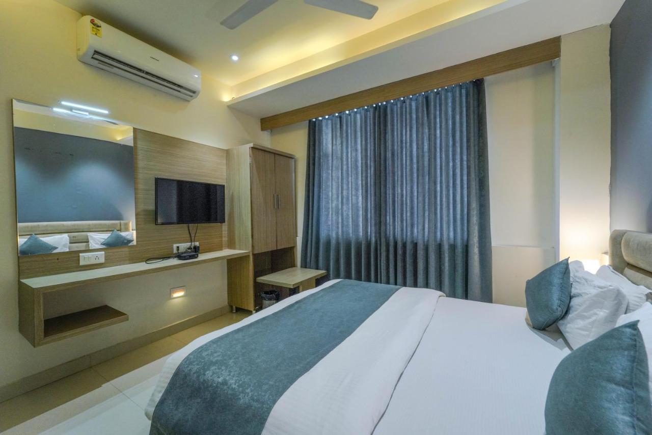 Hotel New Empire Ahmedabad Exterior foto